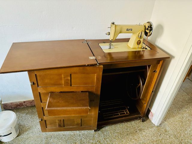 Máquina de coser Alfa.
