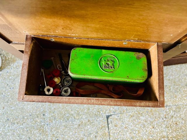 Máquina de coser Alfa.