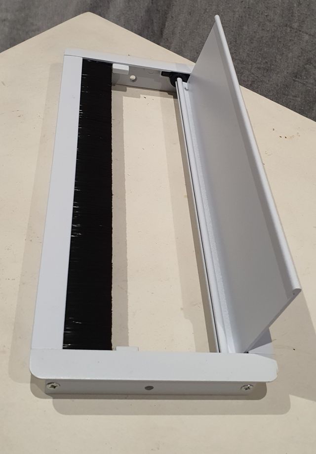 Tapa pasacables para mesa