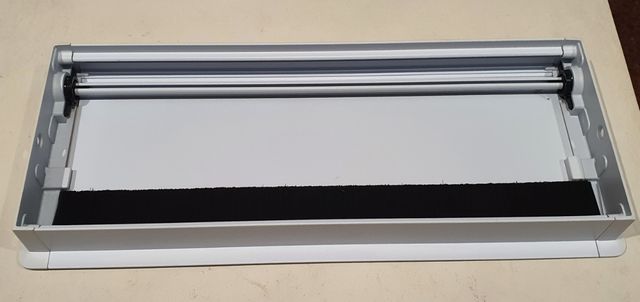 Tapa pasacables para mesa