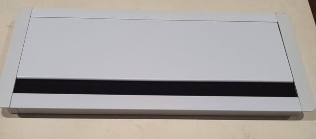 Tapa pasacables para mesa