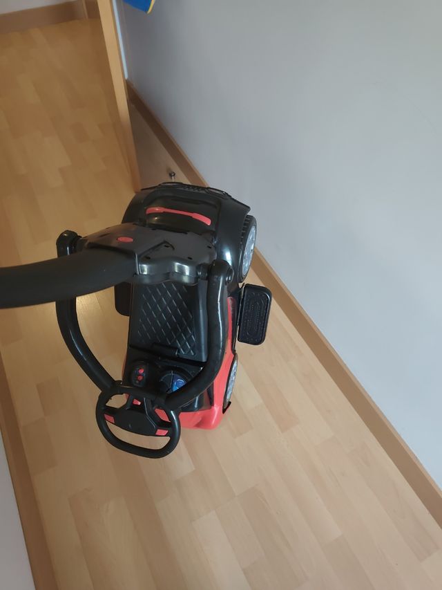 Correpasillos infantil rojo