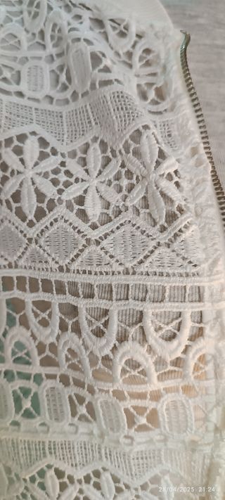 Chaqueta bomber blanca encaje