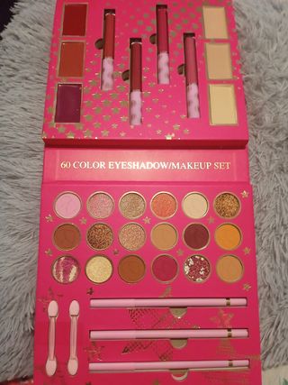 Paleta maquillaje estilo libro 60 colores 