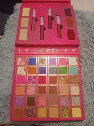 Paleta maquillaje estilo libro 60 colores 
