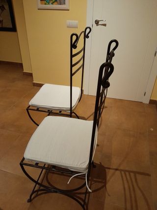 SILLAS DE FORJA.6 unidades 480€. Silla suelta 80€