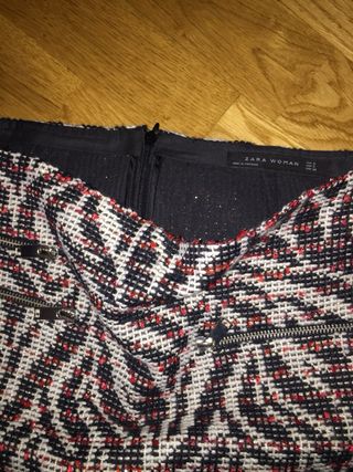 Mini Falda Zara - Negra y Roja - Talla S
