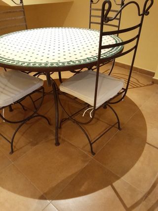 Conjunto de jardín. Mesa 120 y seis sillas