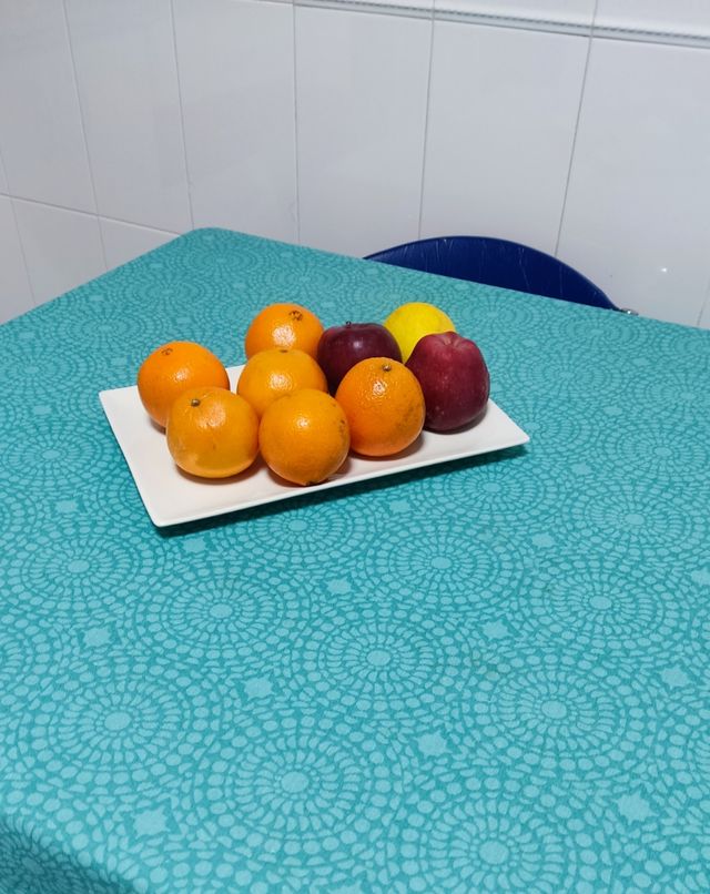 Vassoio rettangolare in porcellana bianca