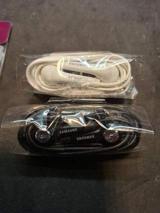 Auriculares Samsung EO-HS3303WE