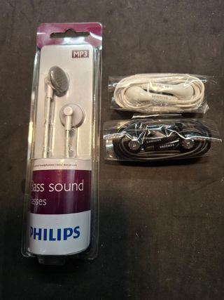 Auriculares Samsung EO-HS3303WE