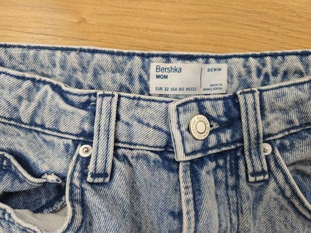 Vaqueros bershka mom