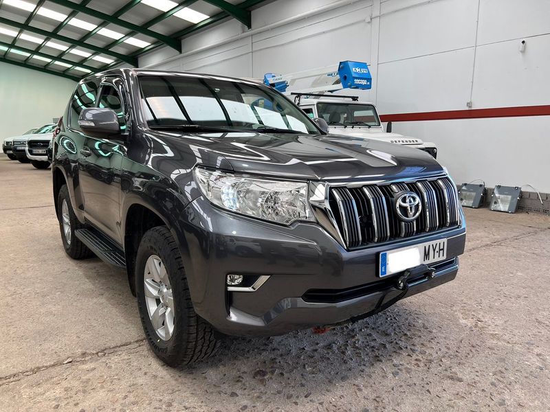 Toyota Land Cruiser 2.8 D4D VX AUTO - foto 1