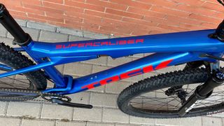 Bicicleta MTB Trek Supercaliber 9.7 ProyectOne.