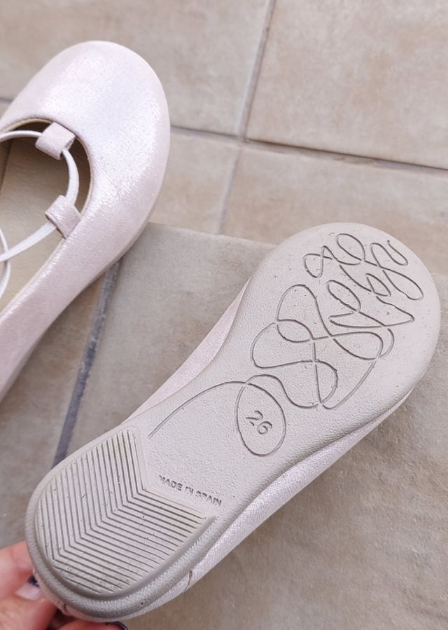 Zapatos mercedita marca vulladi. Talla 2