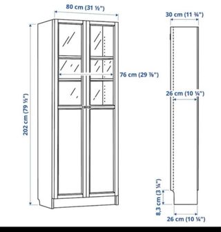 Vitrina blanca con puertas de cristal