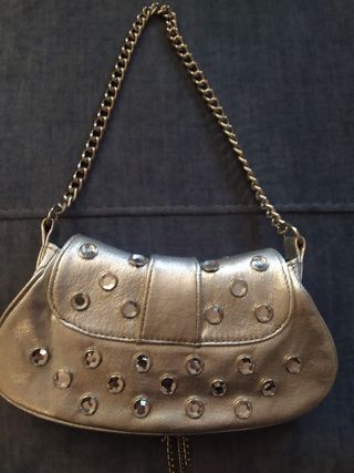 Bolso Mango plateado brillante sin usar.