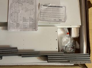 Mesa extensible Kiona blanca.