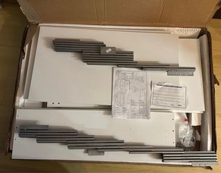 Mesa extensible Kiona blanca.