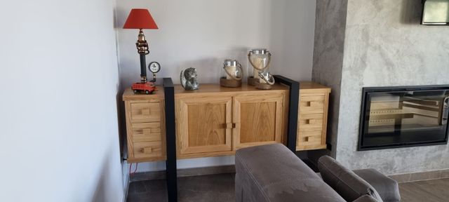 Credenza in legno-metallo in stile industriale