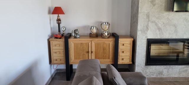 Credenza in legno-metallo in stile industriale