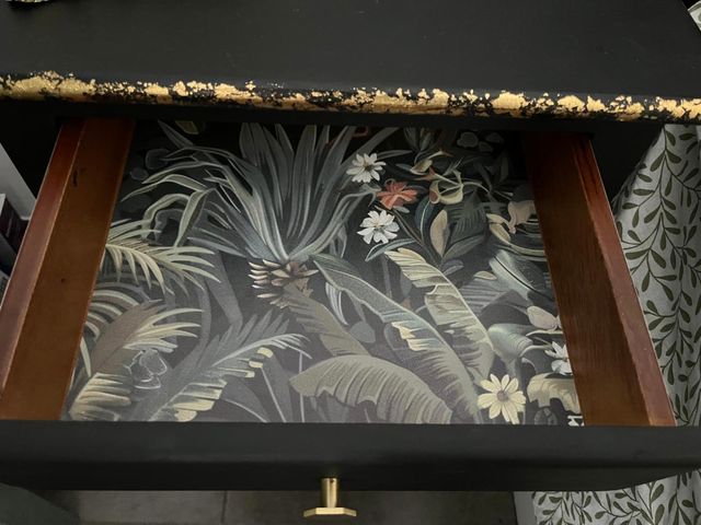 Mesillas noche negras doradas