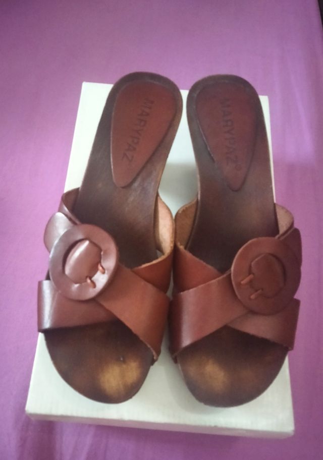 Sandalias madera talla 38