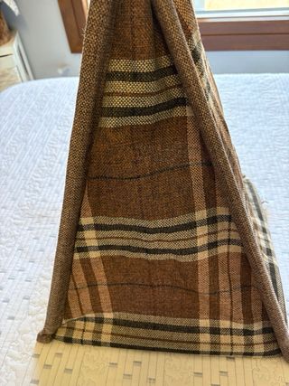 Cama tipi perro marrón