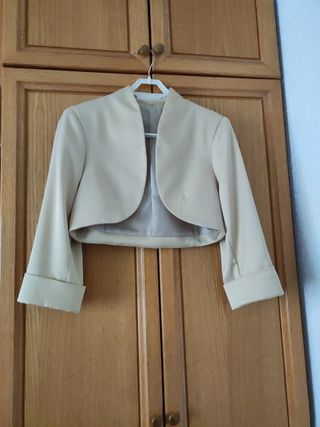 Vestido cóctel o evento.



