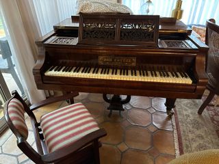 Piano Gran Cola del fabricante vienés John. Pottje