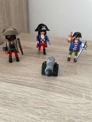 Playmobil Piratas: 3 figuras y cañón