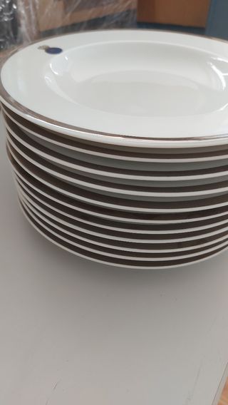 Vajilla ribete plateado