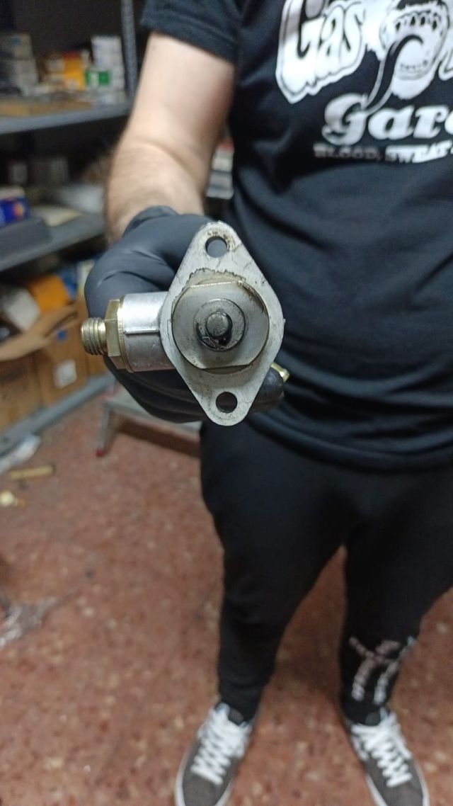 BOMBA COMBUSTIBLE MERCEDES A0000902650