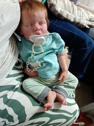 Muñeco realista bebé reborn