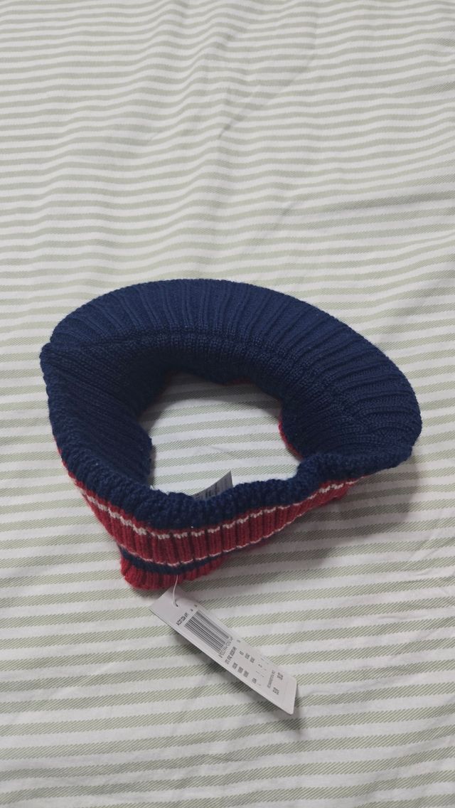 Visera Fila unisex roja y azul. Nueva a estrenar 