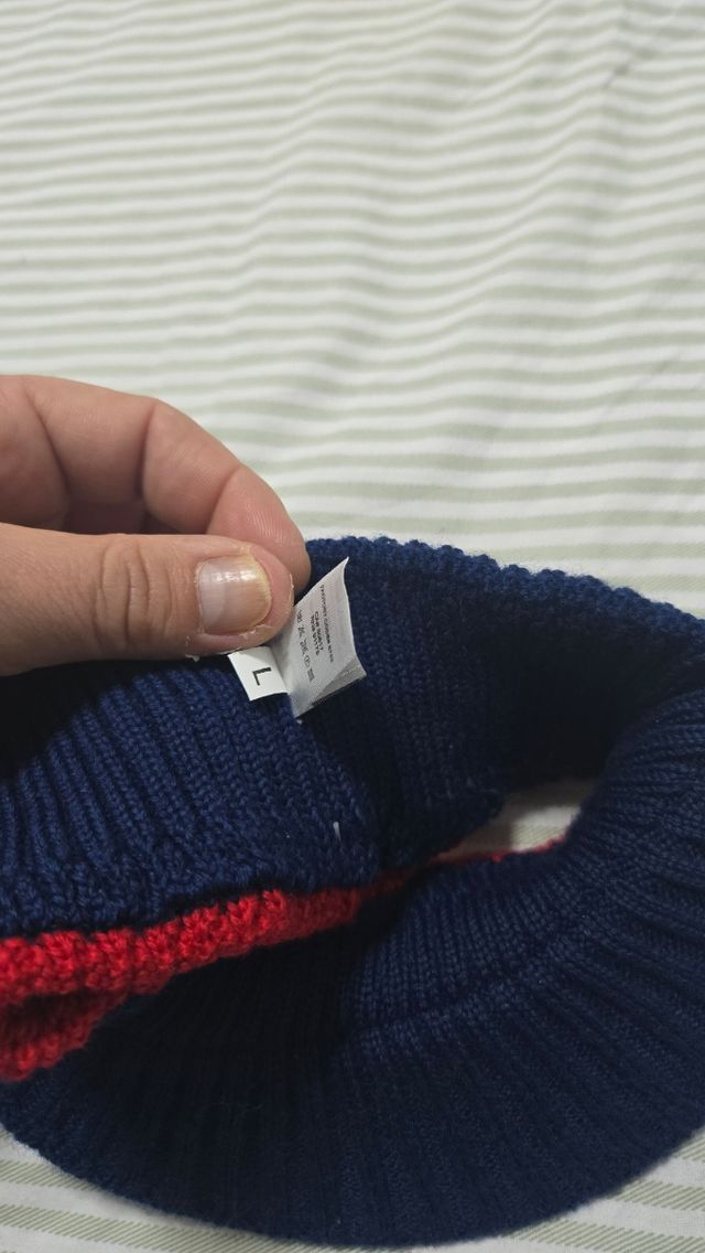 Visera Fila unisex roja y azul. Nueva a estrenar 