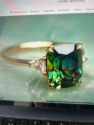 Anillo de bisuteria esmeralda cuadrado