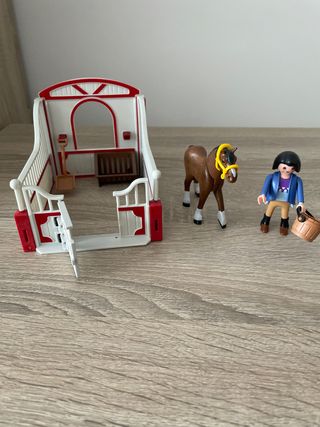 Playmobil establo caballo