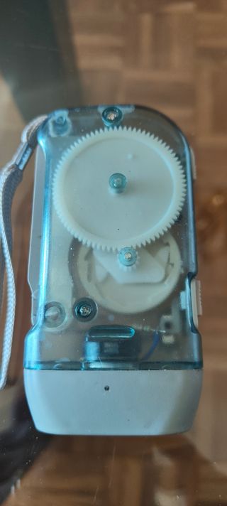 Linterna LED dinamo recargable