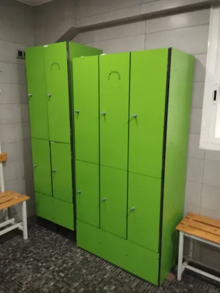 2 Armadietti in laminato verde