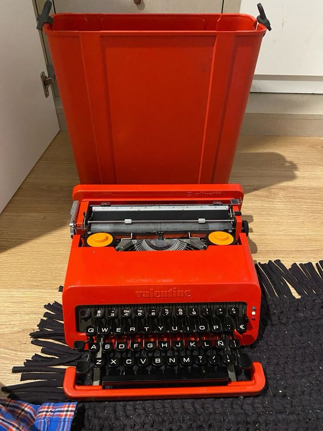 Olivetti Valentine: Máquina de escribir roja