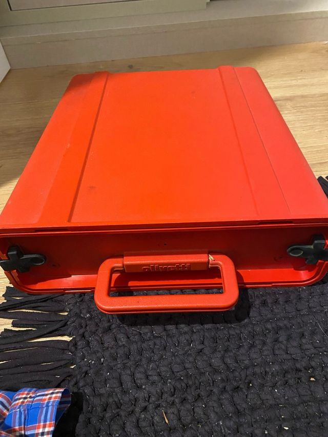 Olivetti Valentine: Máquina de escribir roja