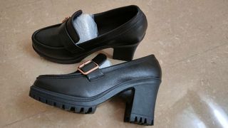 Tacones negros -talla 38
nuevos