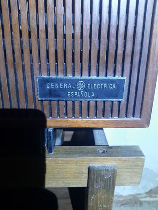 Mueble antiguo radio tocadiscos