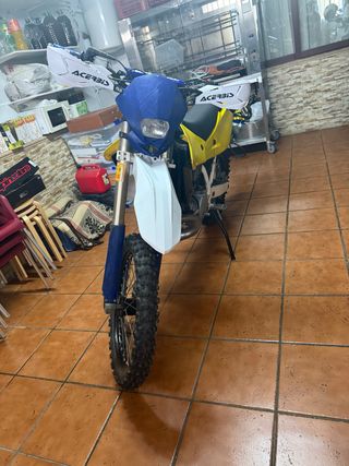 Moto Enduro Husqvarna