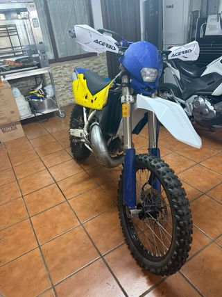 Moto Enduro Husqvarna