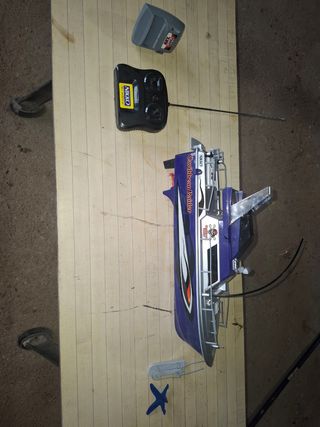 Barco teledirigido Nikko Caribbean Raider