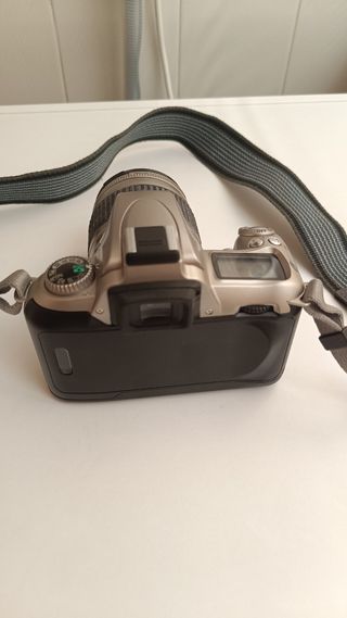 Nikon F55 + Objetivo AF Zoom 28-80mm