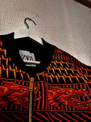 Cazadora bomber Zara; Talla L; a estrenar.