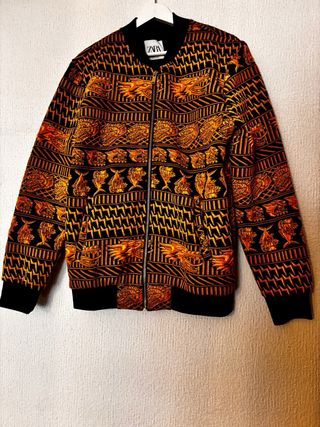 Cazadora bomber Zara; Talla L; a estrenar.